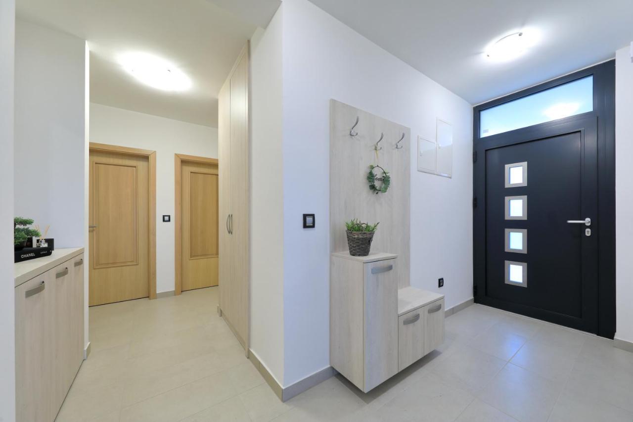Apartma Leda
